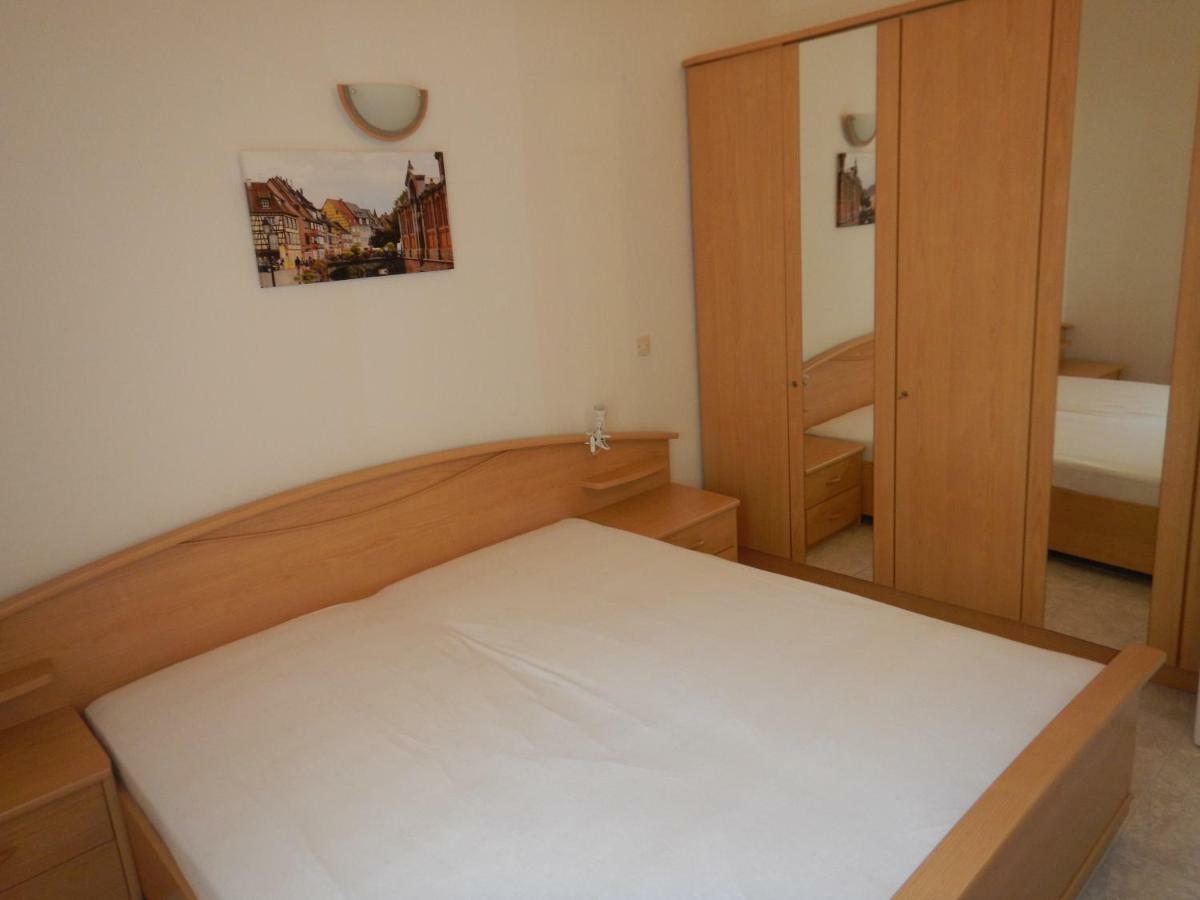 Nirvana House Száni-part Kültér fotó