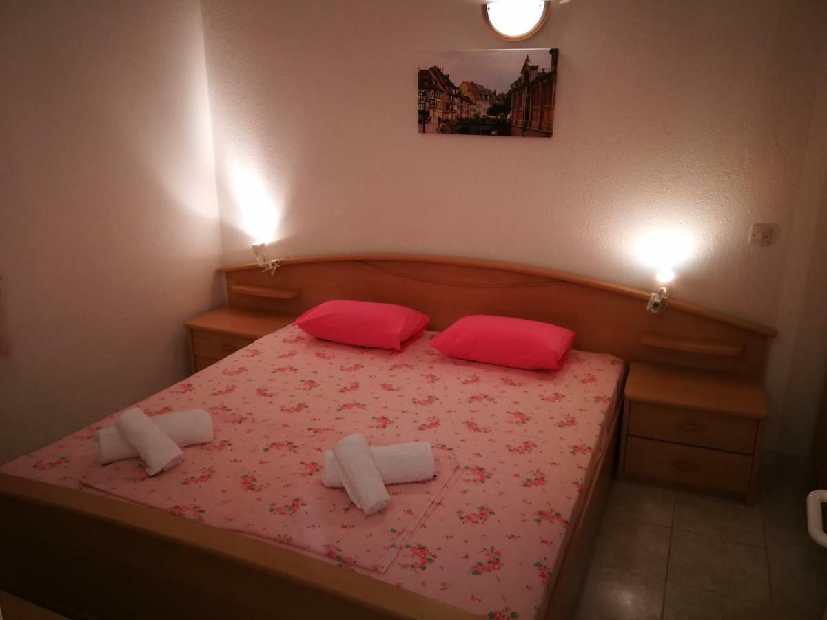 Nirvana House Száni-part Kültér fotó